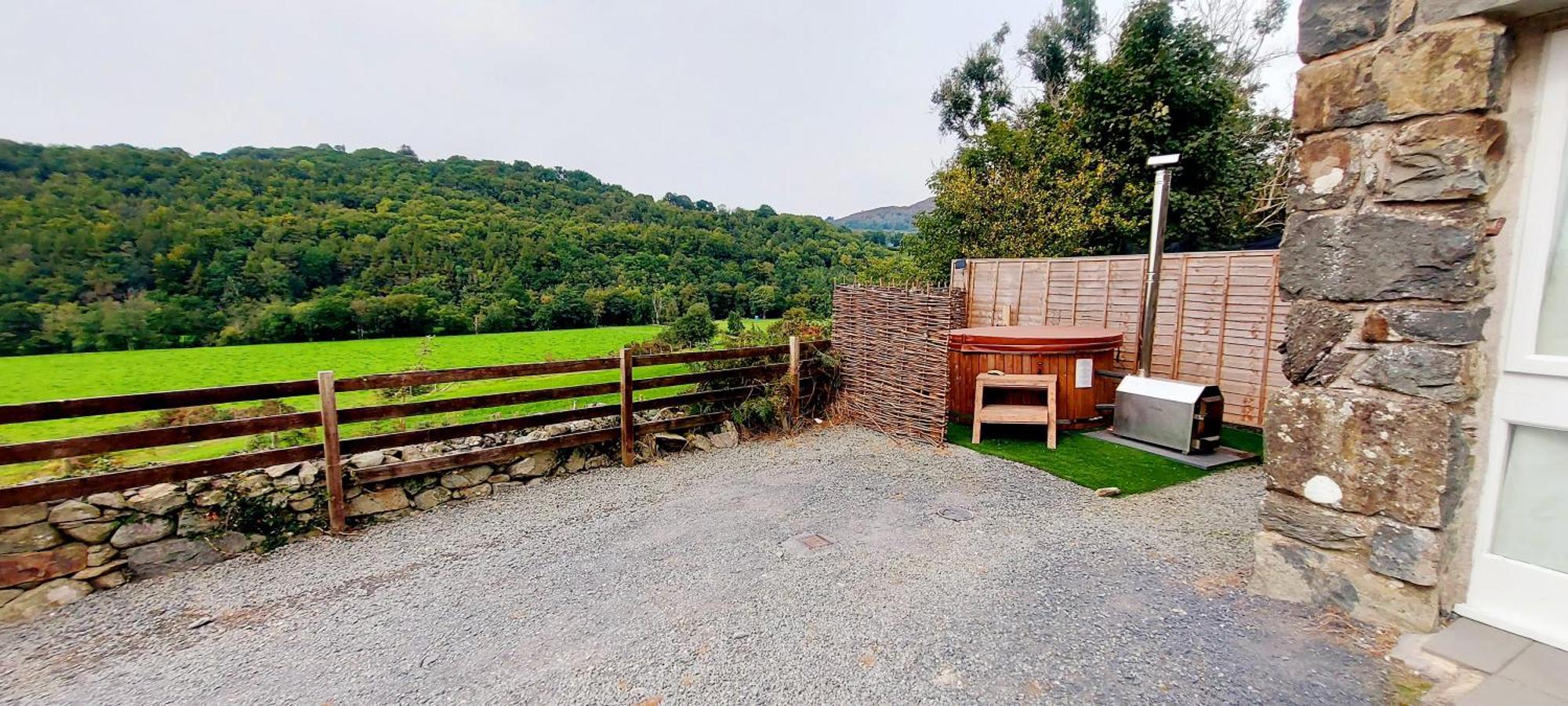 Cader Mountain View Cottage With Hot Tub In Snowdonia Dolgellau Exterior photo